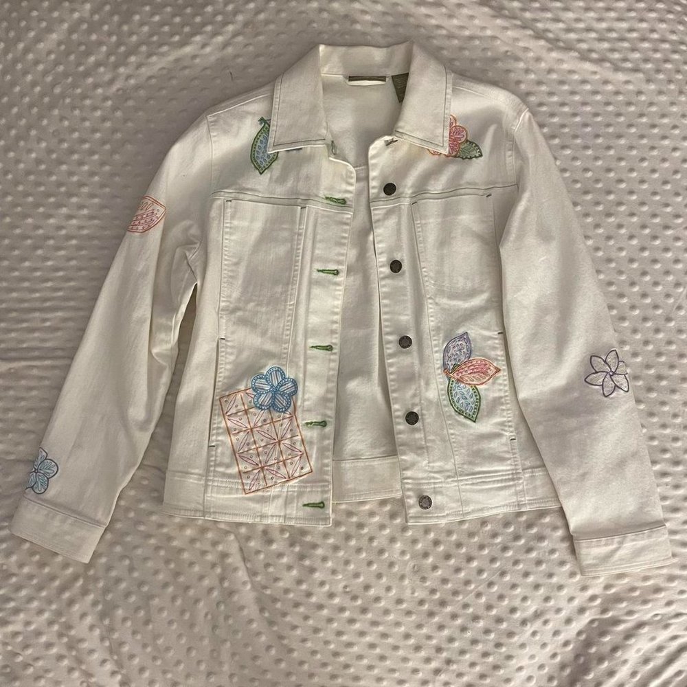 vintage floral embroidered white denim jacket brand: blassport size: small